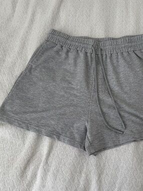 grey lounge shorts   size medium   details: -no flaws  -drawstring waist -color: